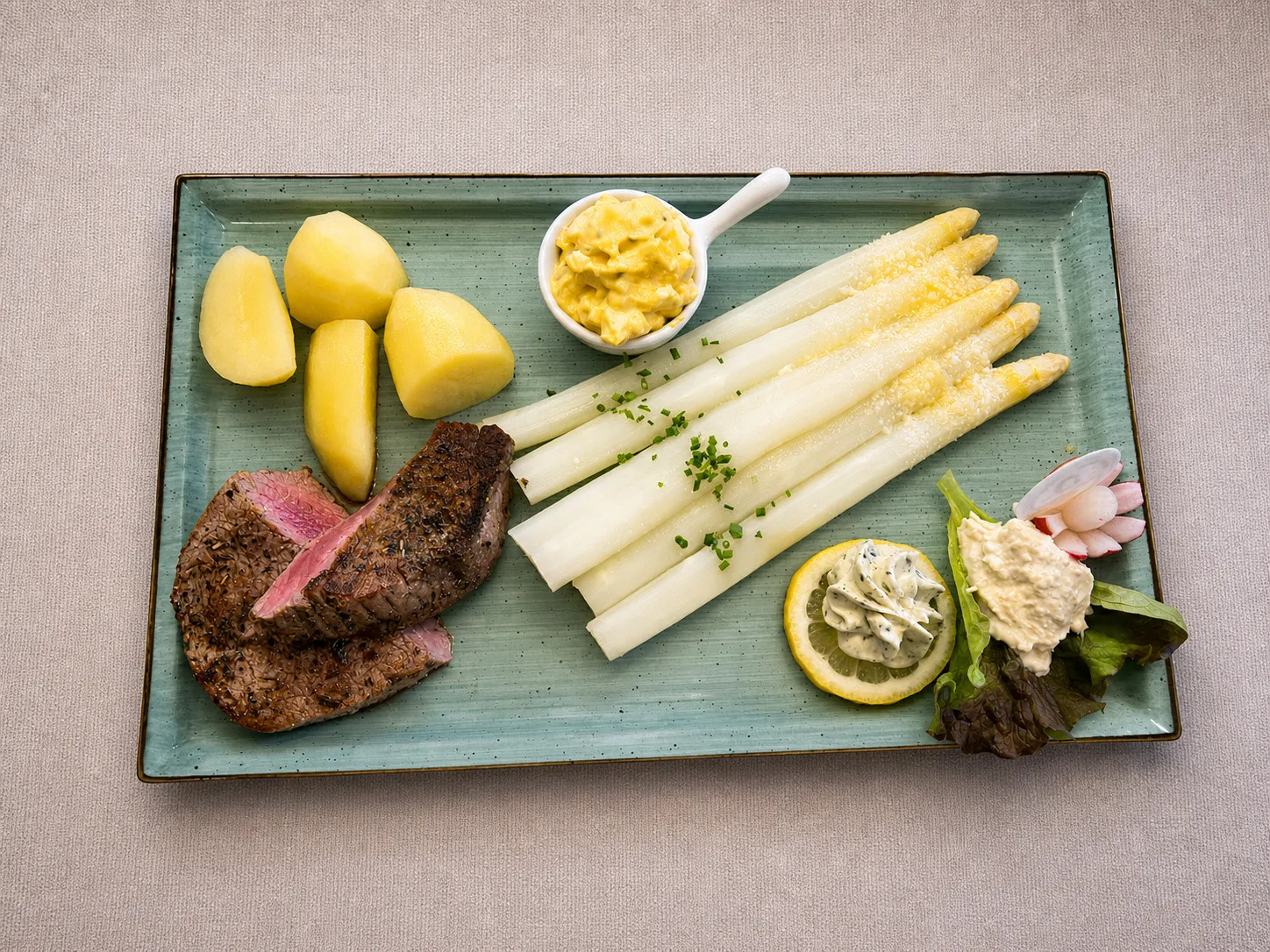 Gasthaus Oberspeiser, Bistecca con asparagi e patate